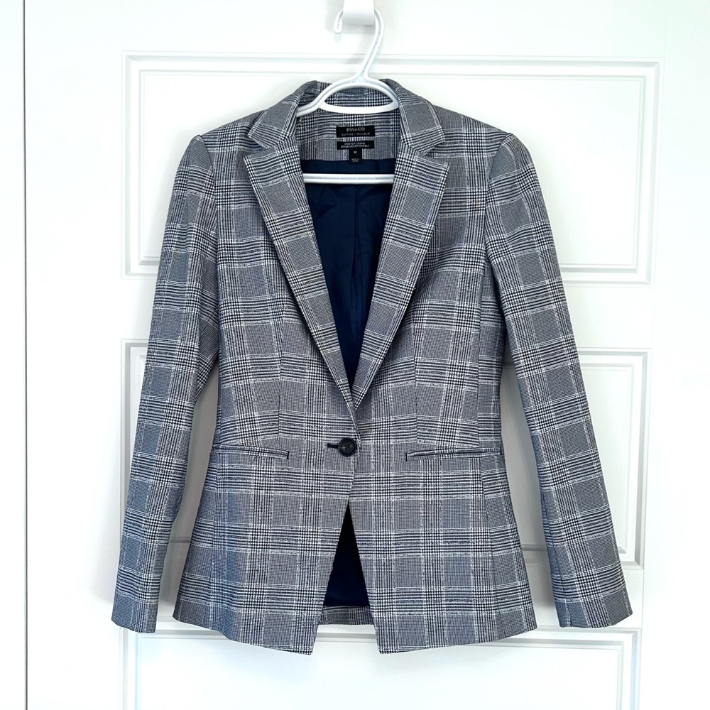 Rw&Co size 00 navy plaid blazer